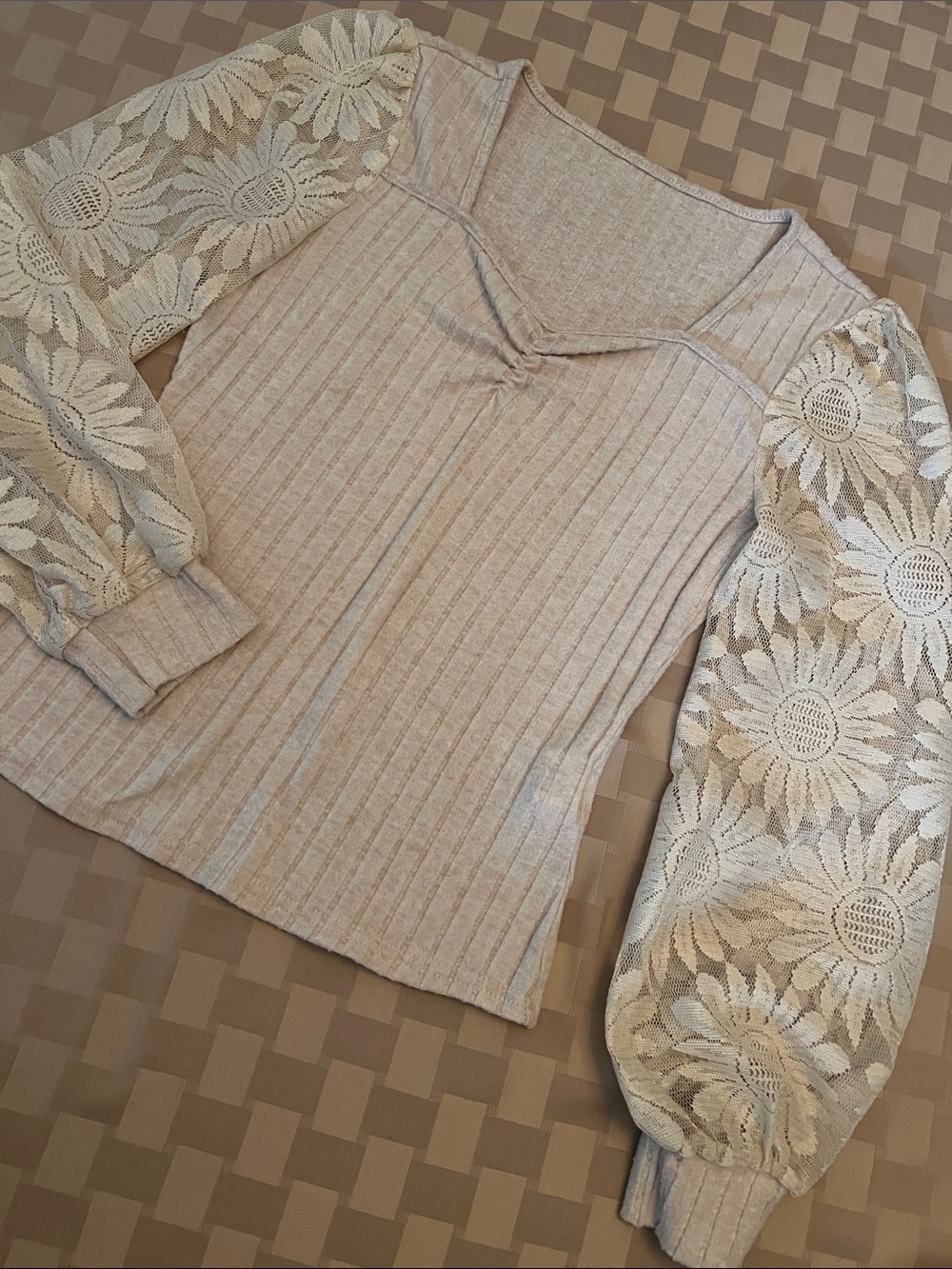 Cream Light Tan Lace-Sleeve Ribbed Knit Top - Women's M